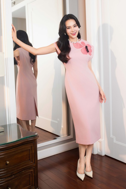 Sixdo Pink 3D Flower Woven Pencil Dress